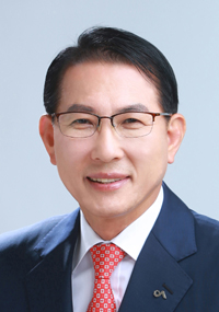 한국공공자치연구원 주최로 전국 공무원 투표를 통해‘올해의 지방자치 CEO’로 선정된 이완섭 서산시장